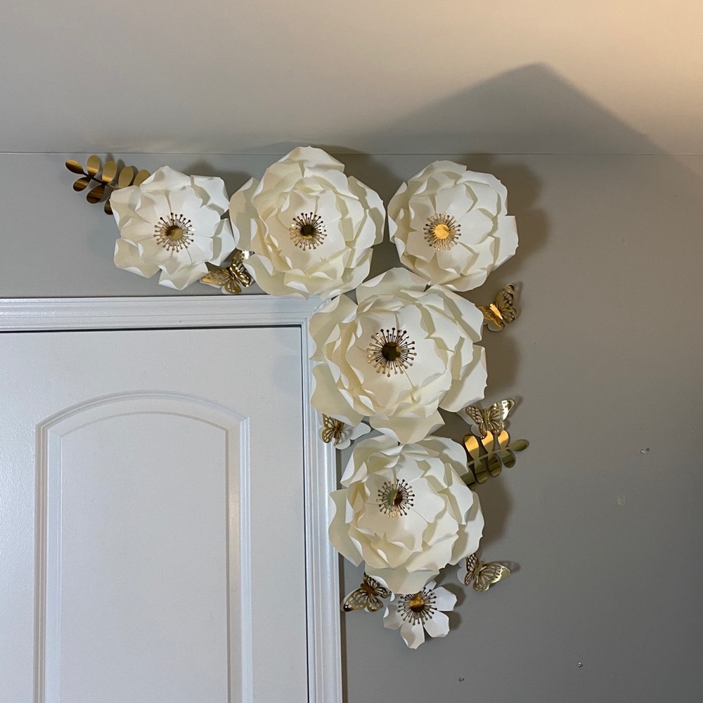 Handmade paper flowers. Set of 6 🌸, and 6 🦋